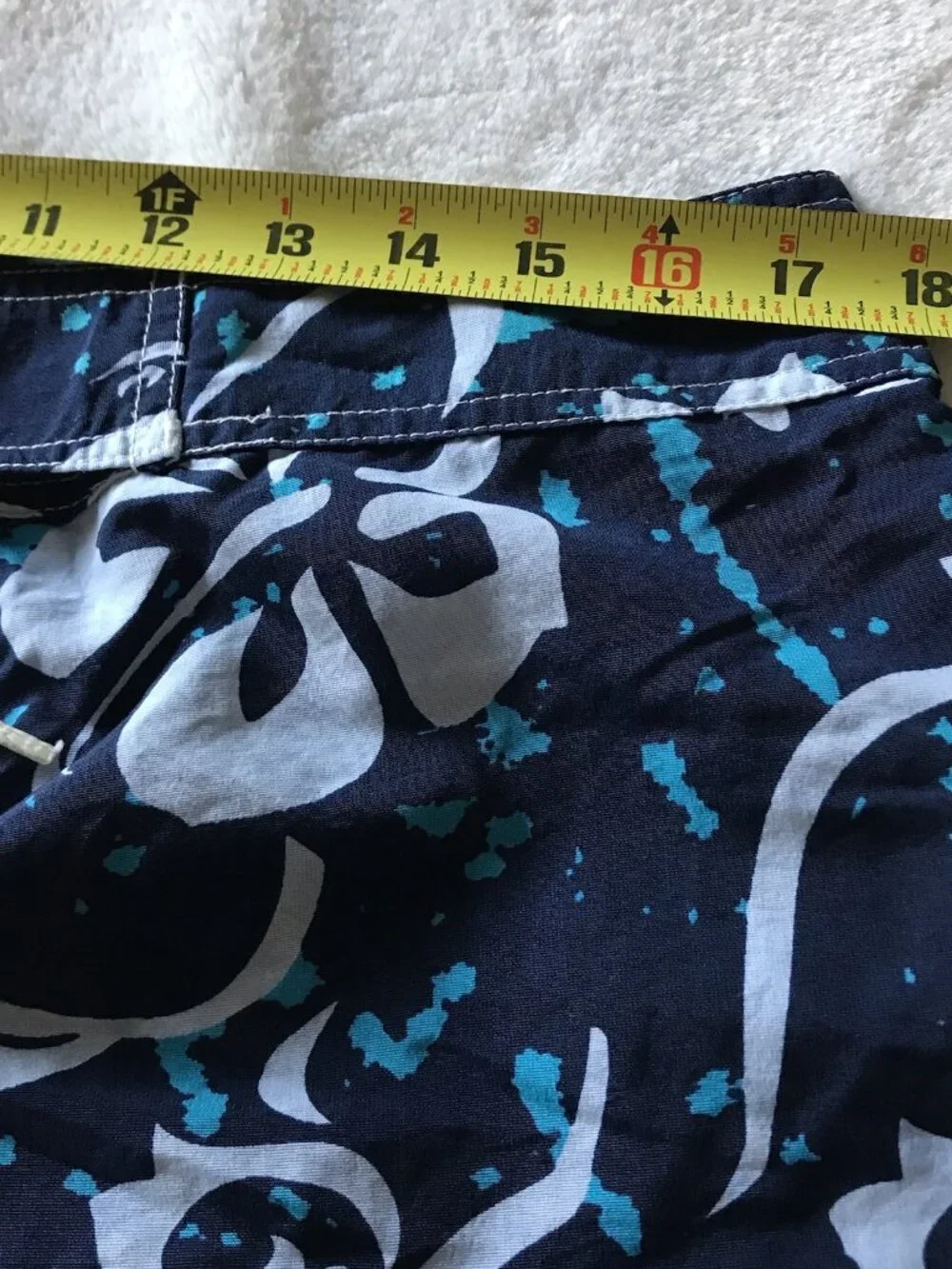 Utility Board Shorts Swim Trunks Men's Size 36 Blue White Hawaiian Print